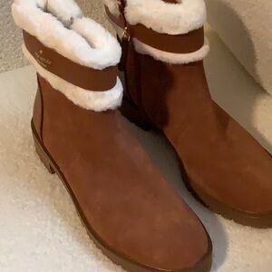 GREAT PRICE ❗️Kate Spade Tan Suede Boots with White Fur Trim Size 9.5. New